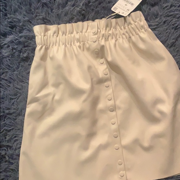 Zara leather white skirt - Picture 3 of 3